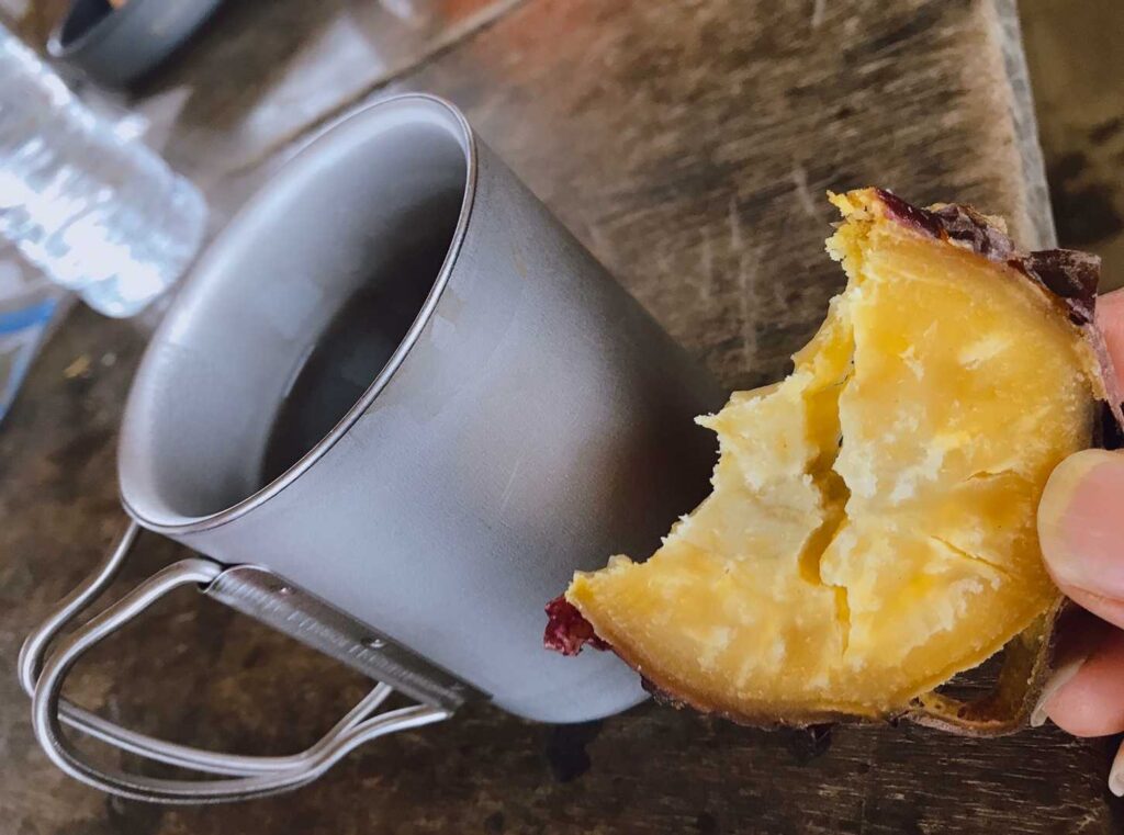 さらに干し芋を頂いてコーヒーと一緒に