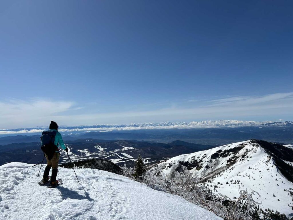 稜線からの景色を目に焼き付けて