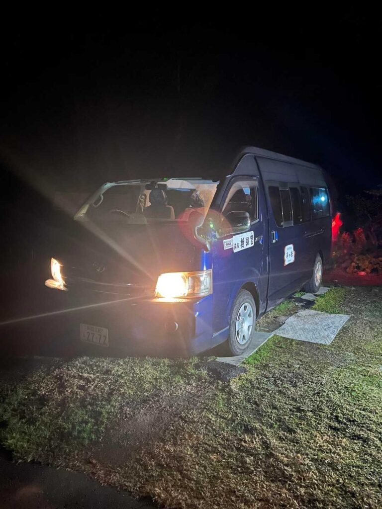 早朝の送迎車