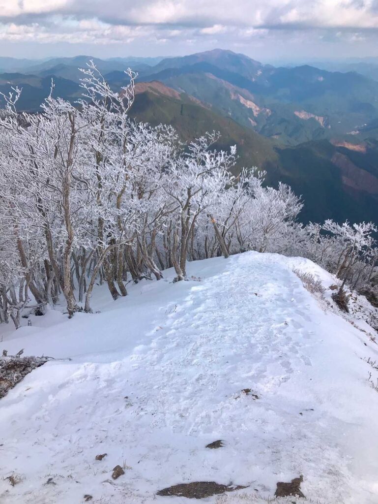 山頂でひとやすみ
