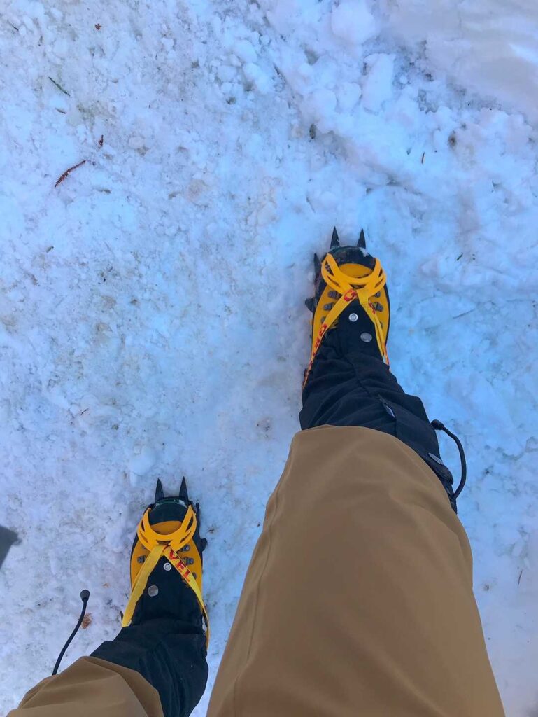 滑り出したのでアイゼン装着のタイミング