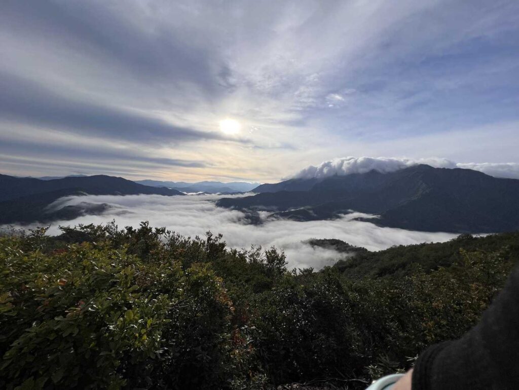 雲海に見とれて前に進めない