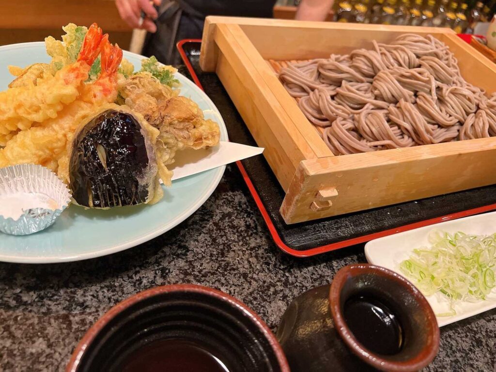 魚沼名物のへぎ蕎麦と天ぷら