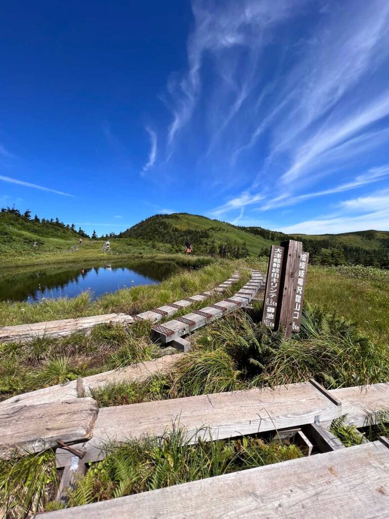 小屋を振り返って