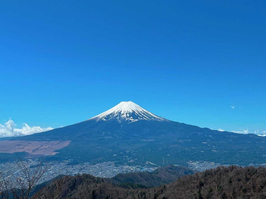 山頂からは 富士山と