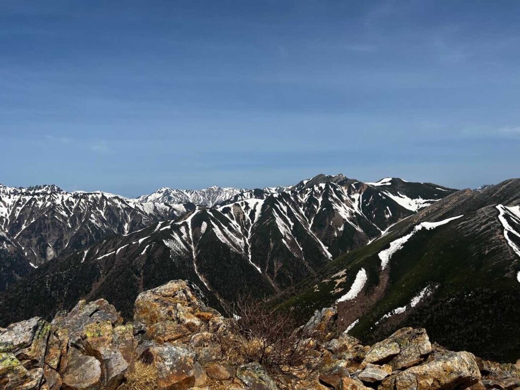穂高連峰のゼブラ模様