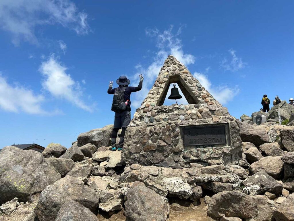 岩木山山頂に到着