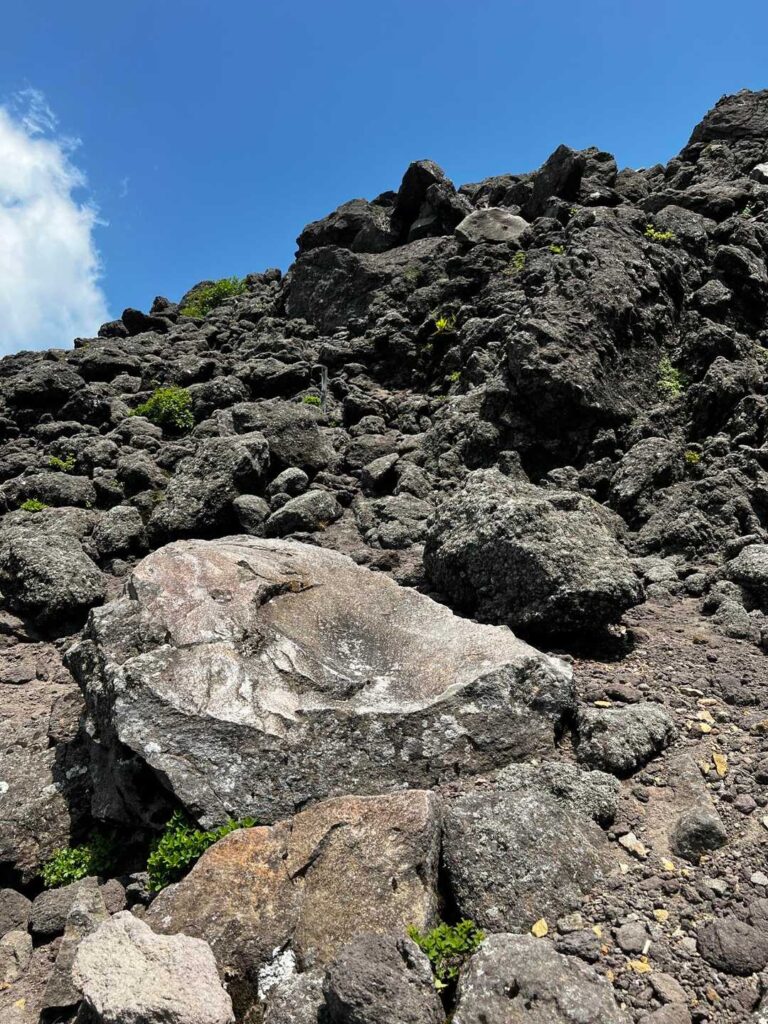 岩岩した登山道
