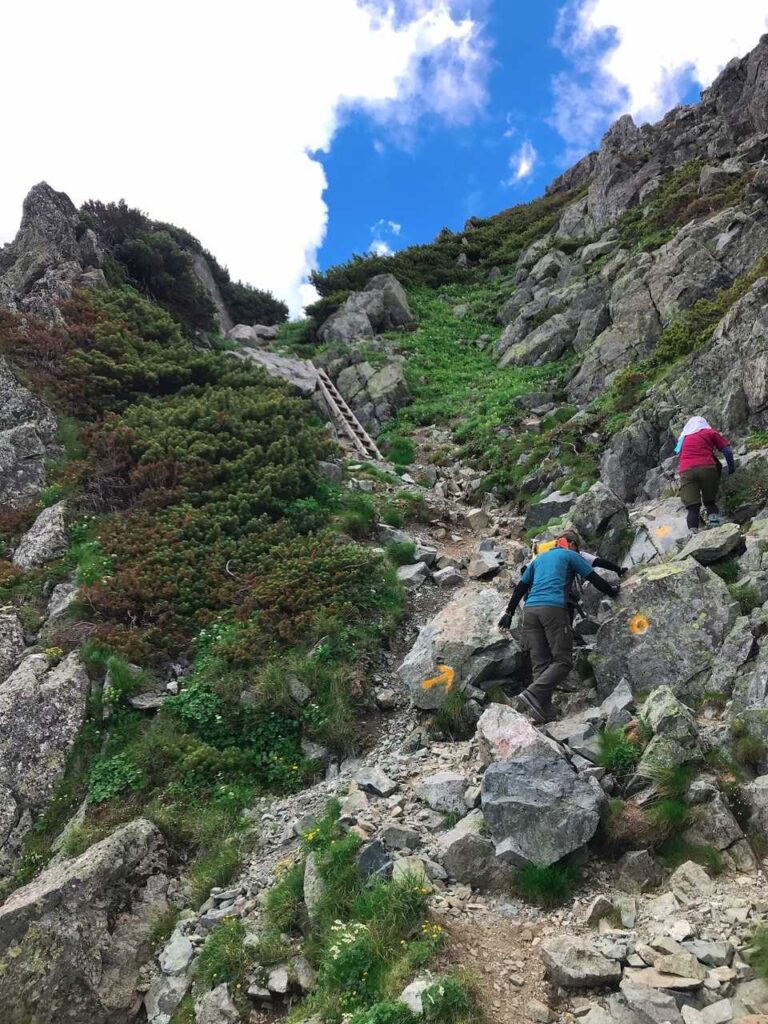 水晶岳への岩場