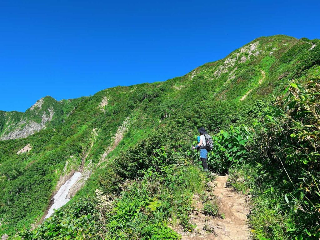 太陽との戦いが始まる稜線