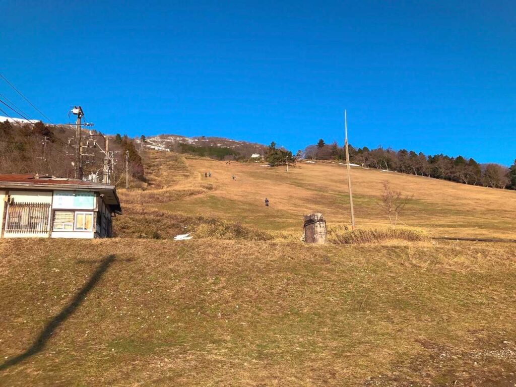 雪が消えた下山路