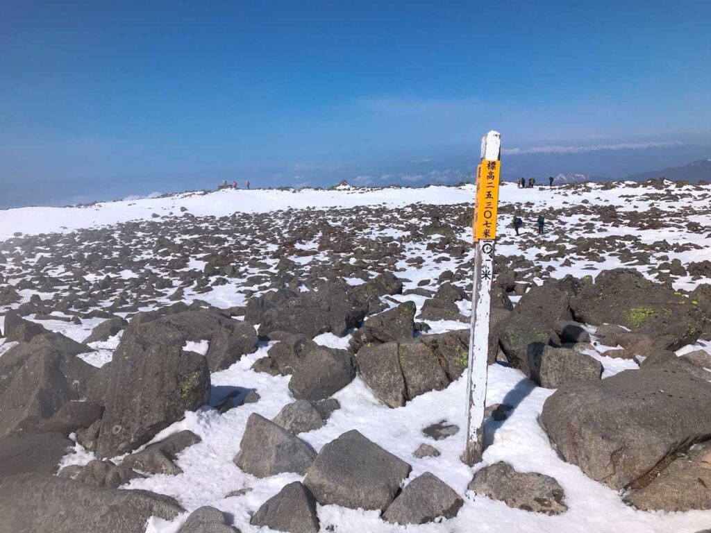 蓼科山山頂に到着
