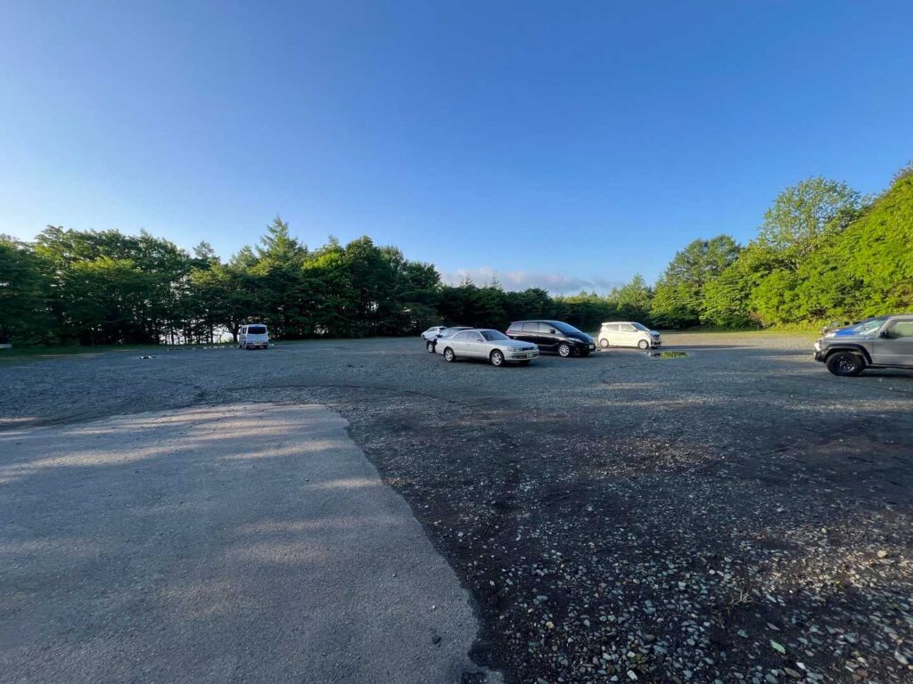 ガラガラの駐車場