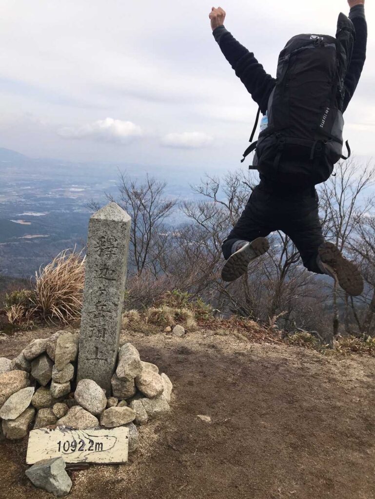 山頂に到着✨ / お約束のジャンプ