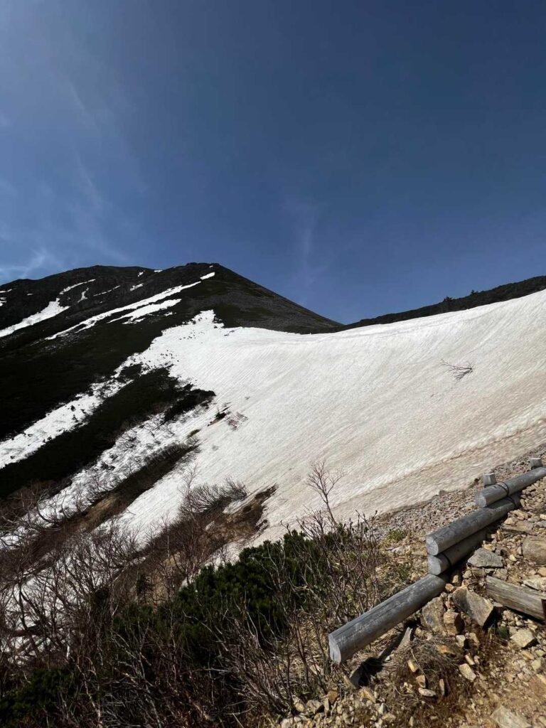 稜線に出た瞬間の景色