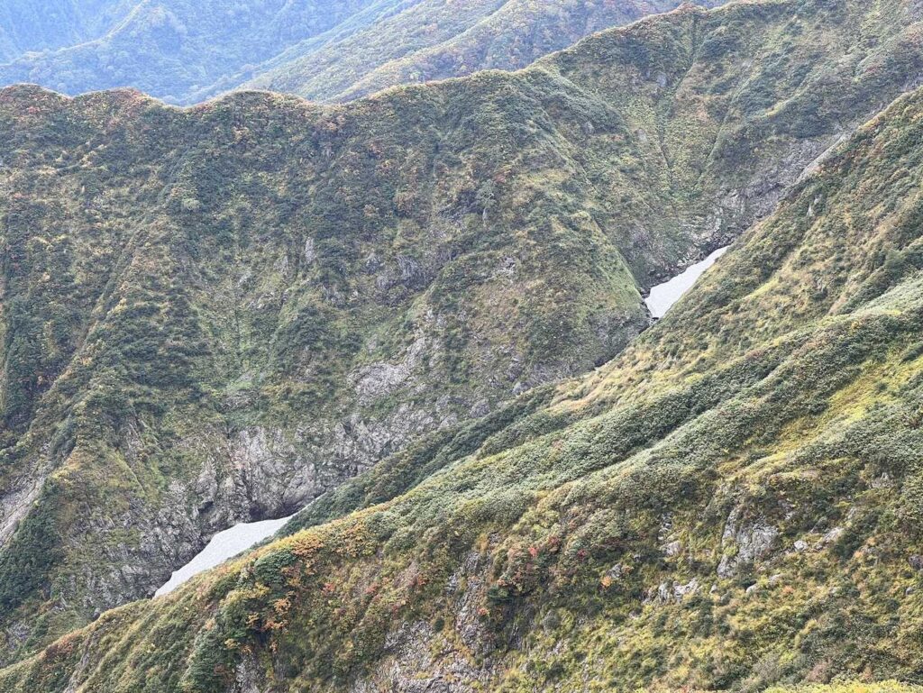 10月でも残る雪渓