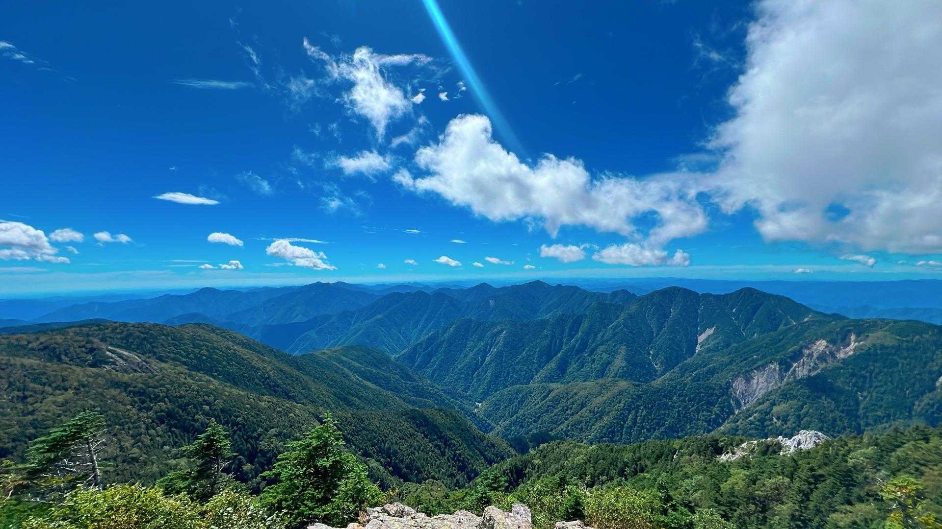 光岳から10mの展望台から
