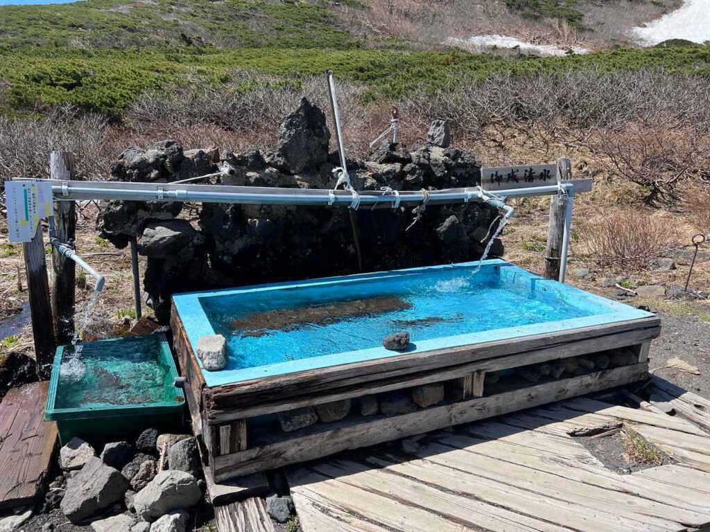 避難小屋の水場