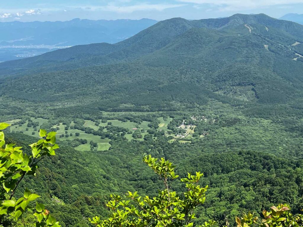 一不動方面の稜線。景色がいい