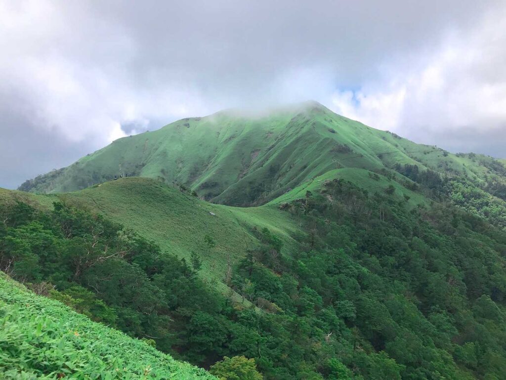 剣山から次郎笈へ続く稜線