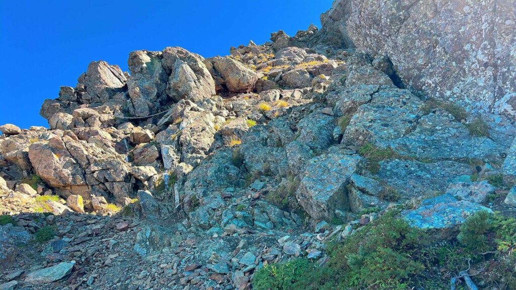 塩見岳西峰の山頂標