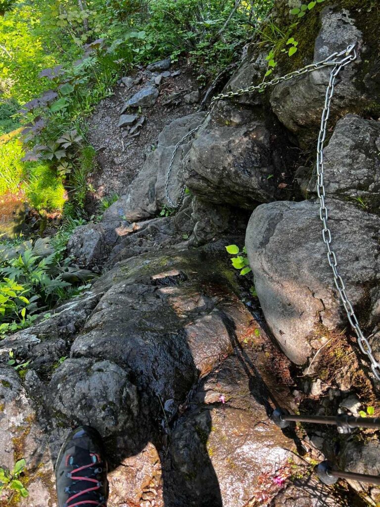 沢ルートの鎖場。予想外