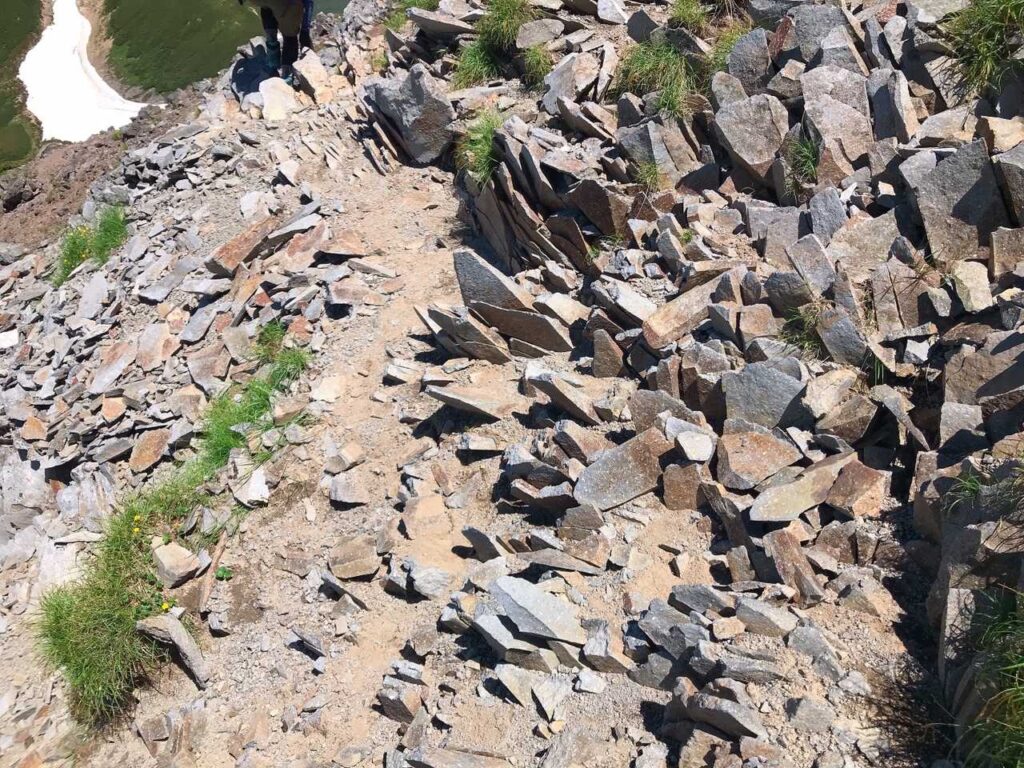 ワリモ岳の鋭い岩