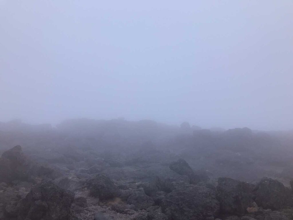 ガスの中の展望ポイント