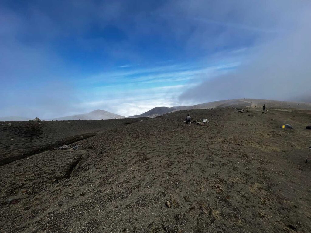 下山中の火山景観