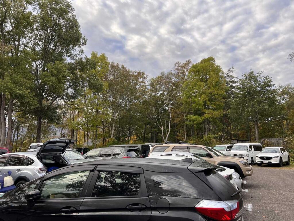 朝の笹ヶ峰駐車場の様子