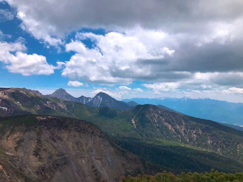 八ヶ岳の奥は南アルプス?