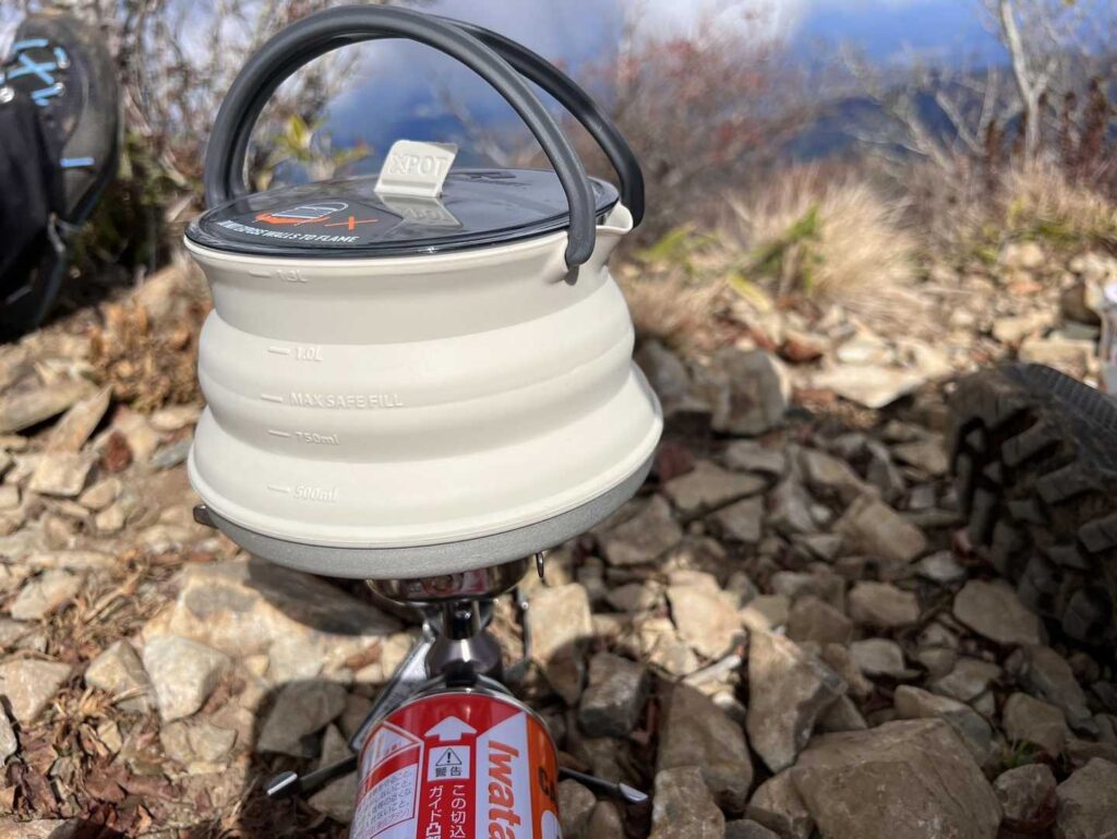 バーナーと蛇腹式やかん