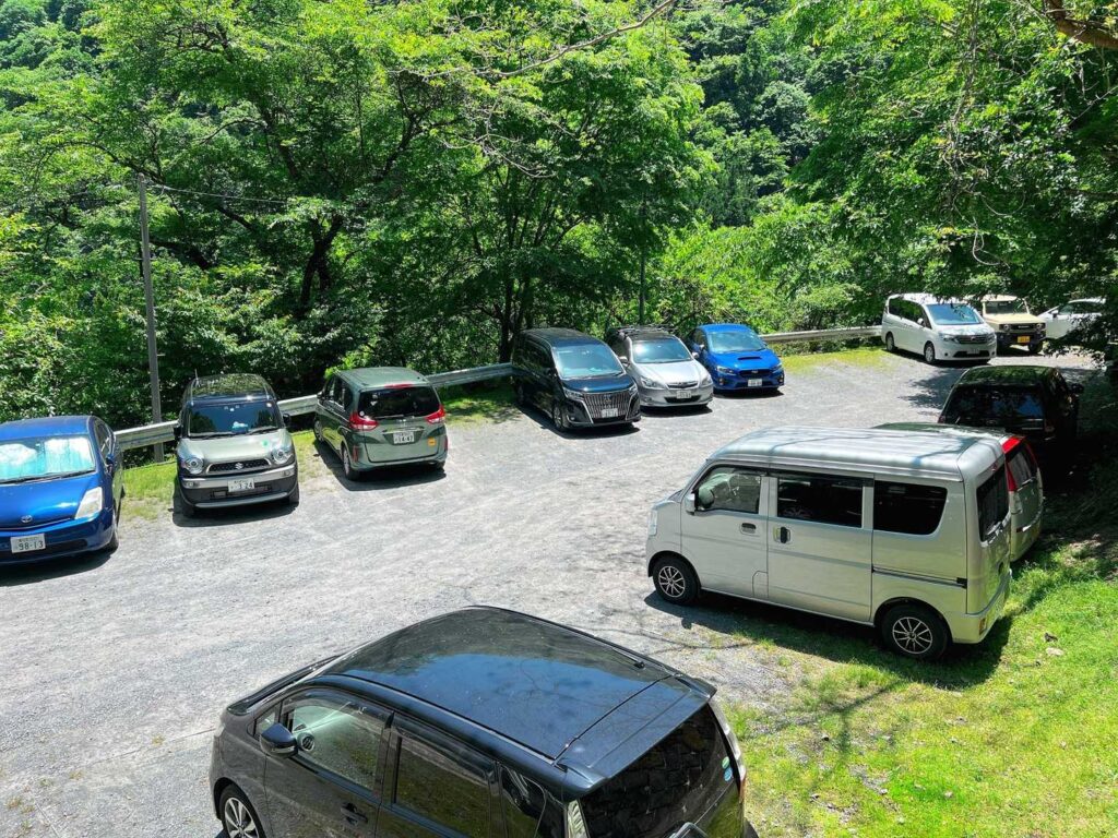 帰りの駐車場はやや空きあり