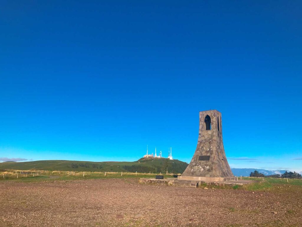 美しの塔へ向かう道