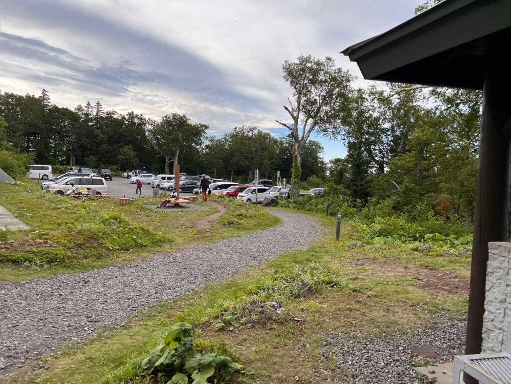 清岳荘駐車場に無事帰還