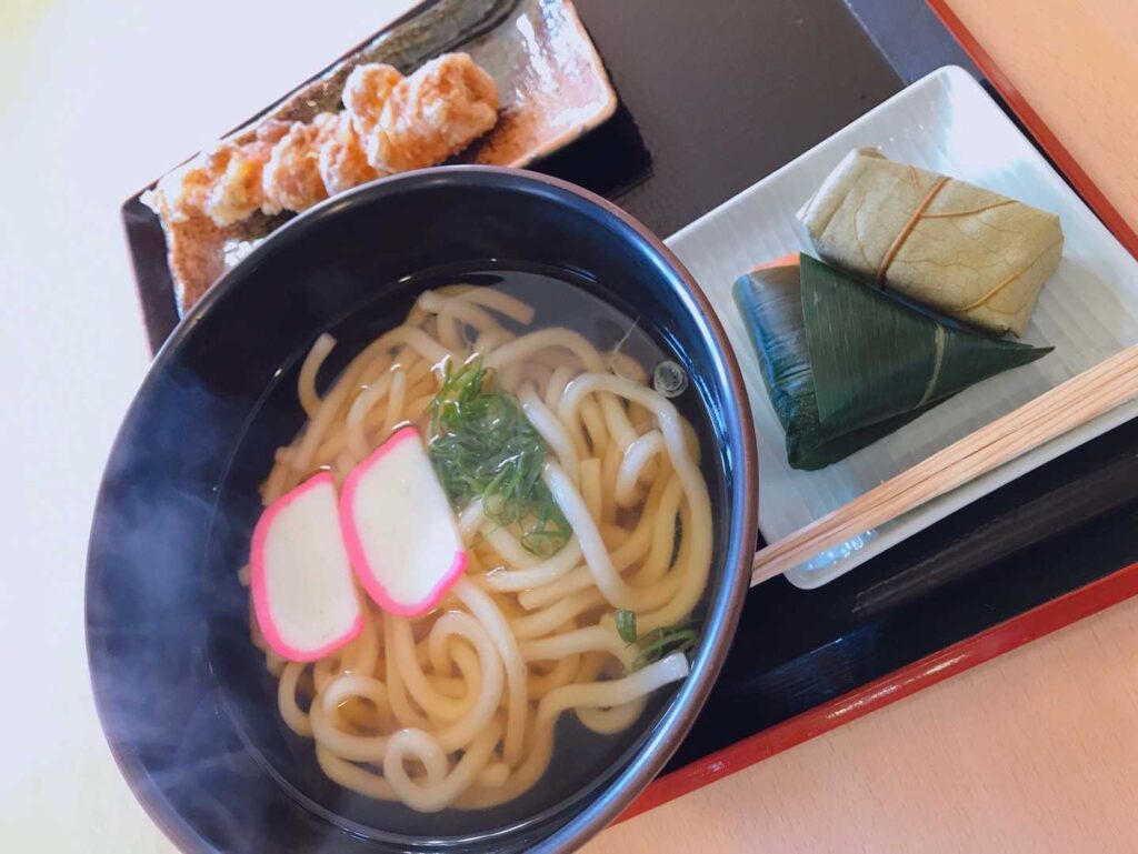 うどんと柿の葉寿司