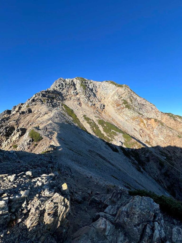 五竜岳の山体が迫ってくる