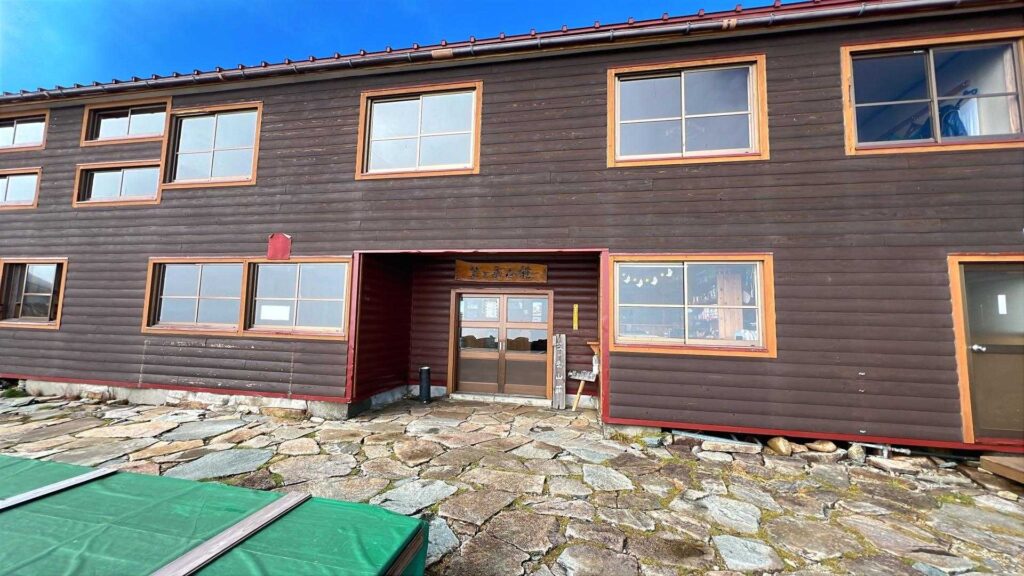 山荘付近から空が晴れてきた