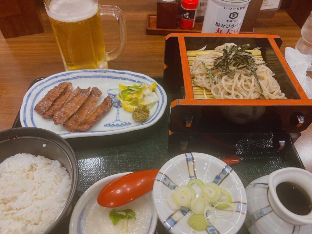 盛岡駅で蕎麦と牛タン