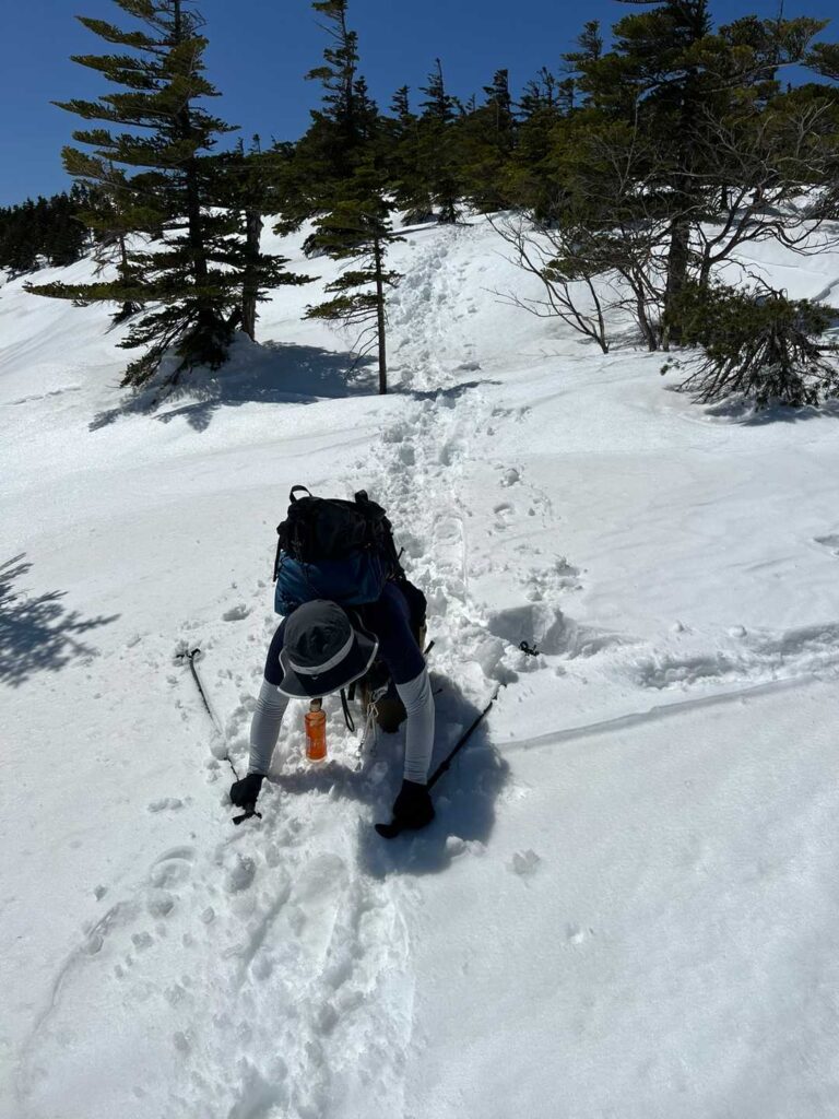 踏み抜き連発でスノーシューにチェンジ