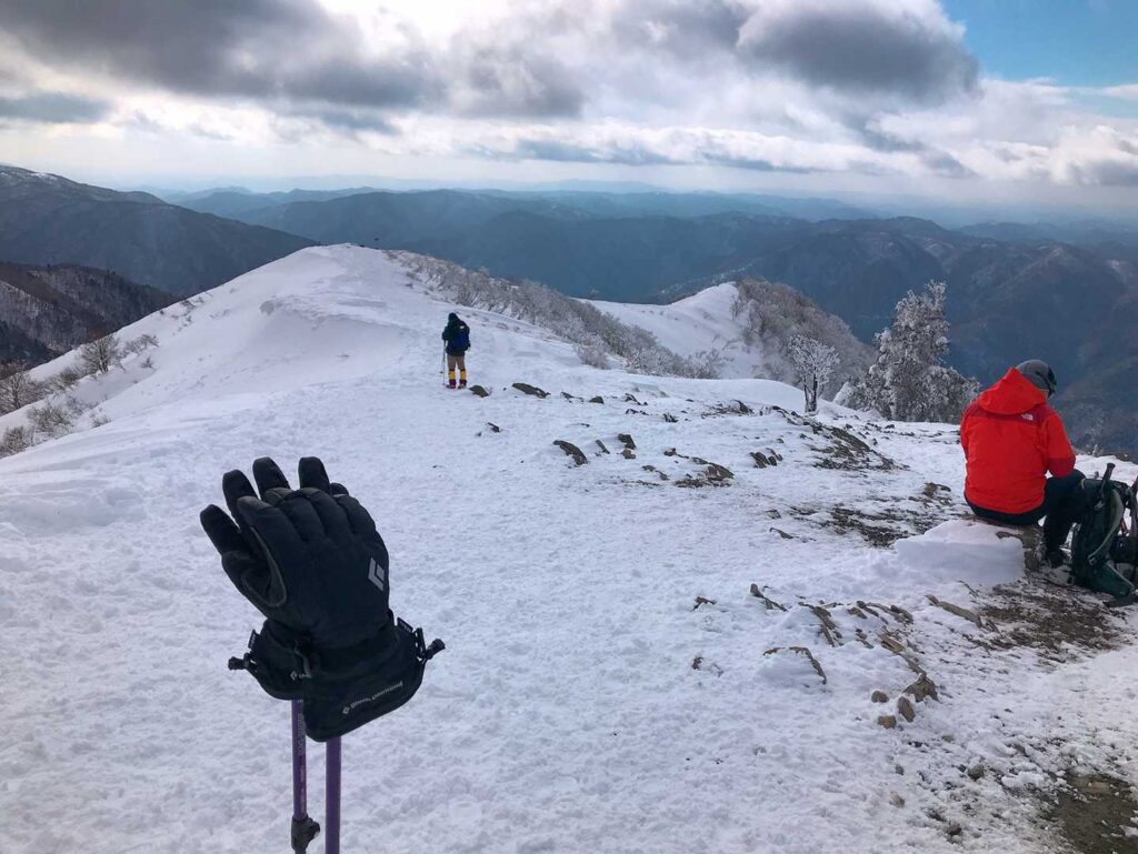 雲が出てきたので下山開始