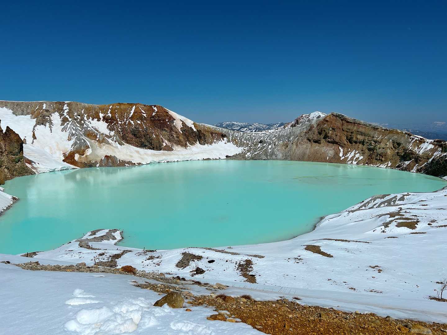綺麗だなぁ〜🟩 この色を見ると ちっちゃかった時に見た 阿蘇の中岳を思い出しちゃいます🗻