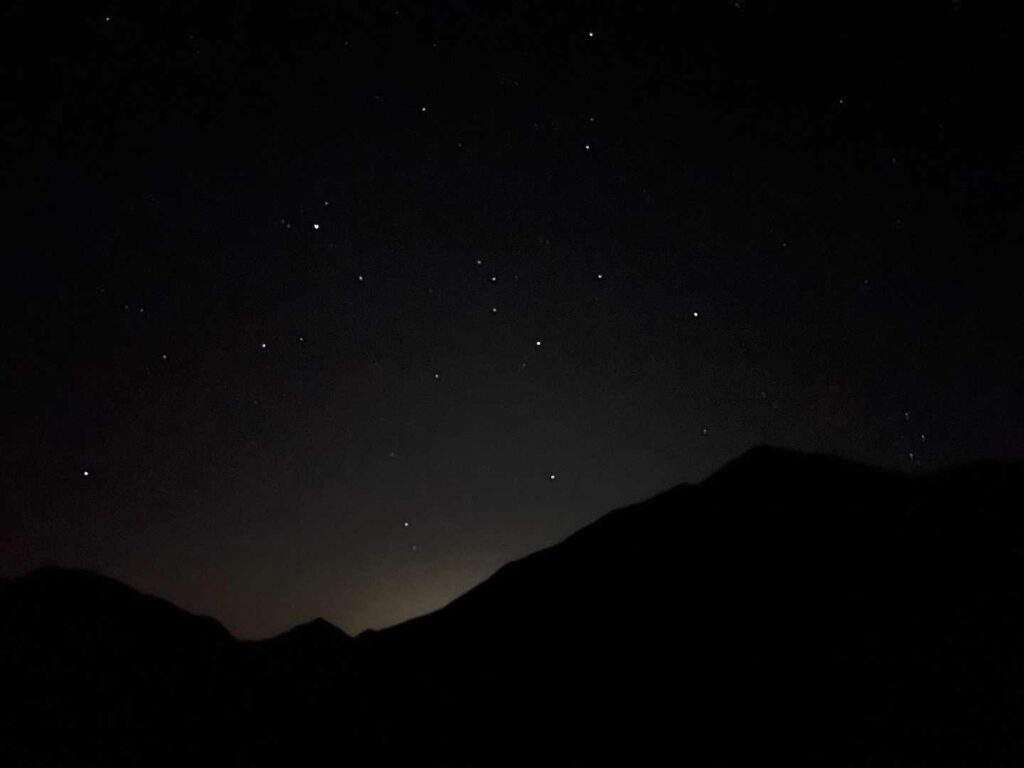 まだ暗い中の出発