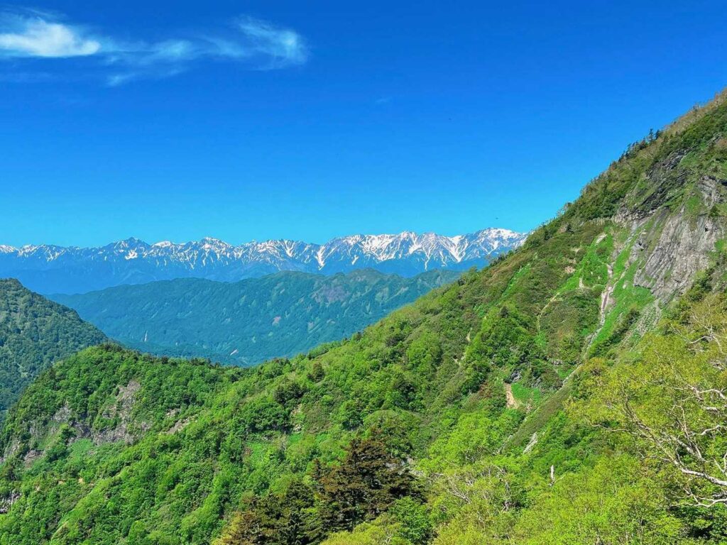 北アルプスの山々が見えてきた