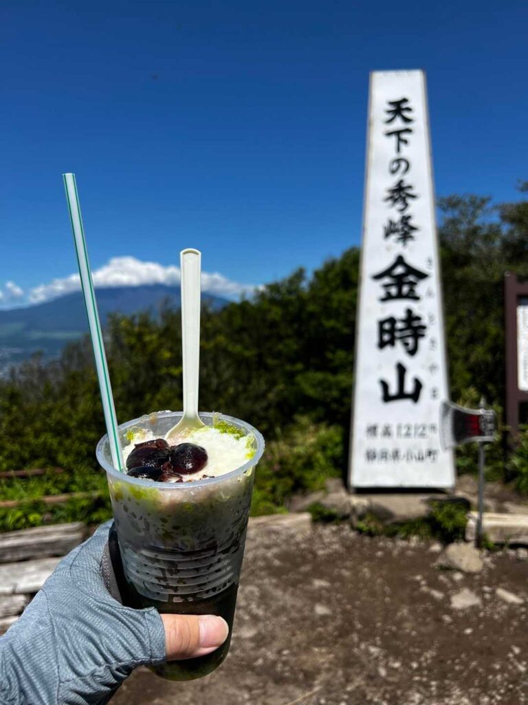 ここでは 氷金時 抹茶ミルクをチョイス♡ / 本格的な金時で 底までミルクも入ってて / めっちゃ美味しかった😋