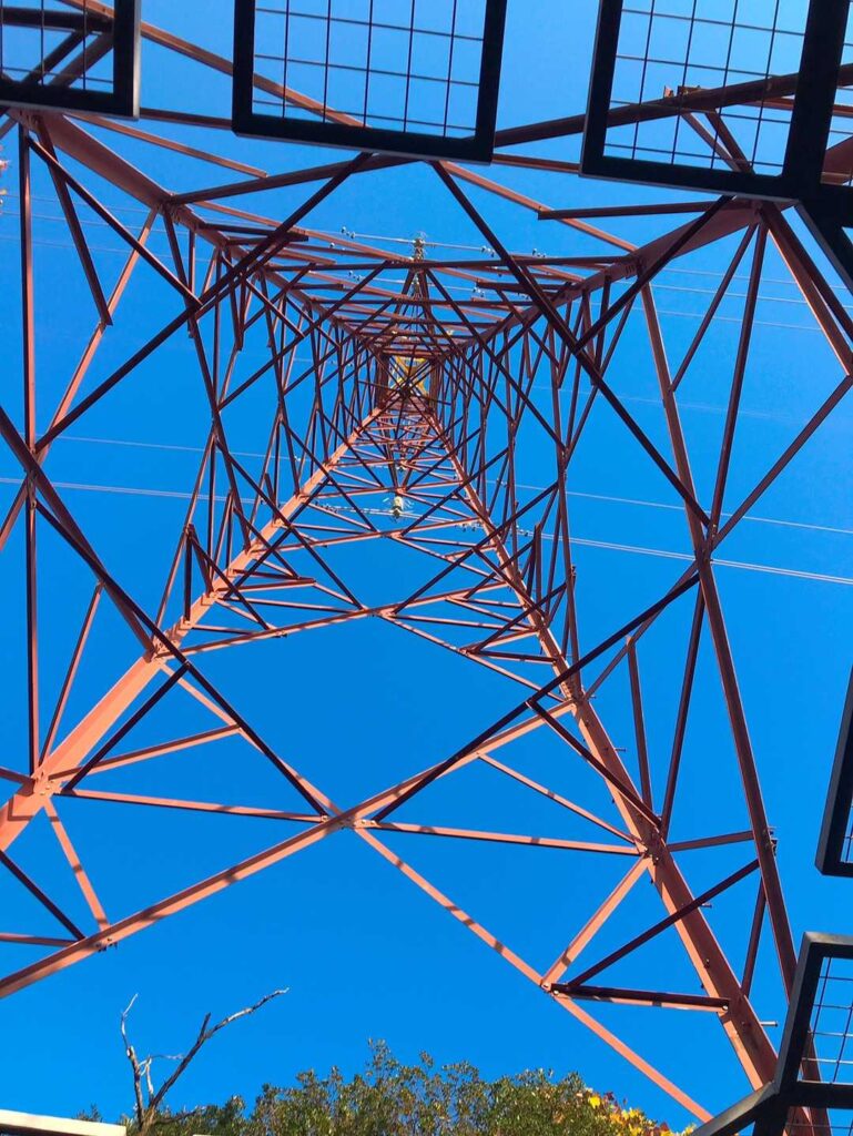 鉄塔と六甲ブルー