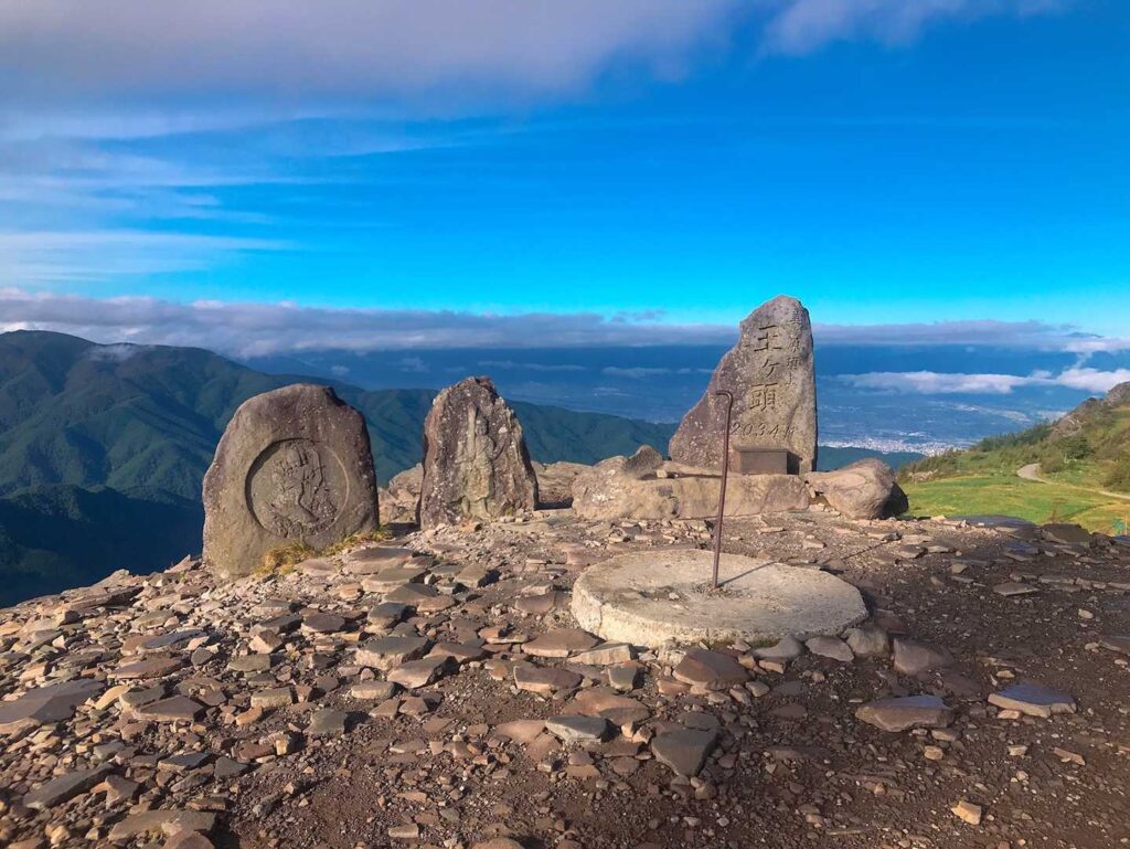 王ヶ頭の山頂標識