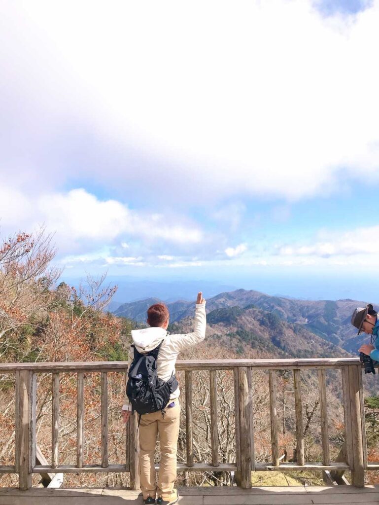 海を見ながらの登り
