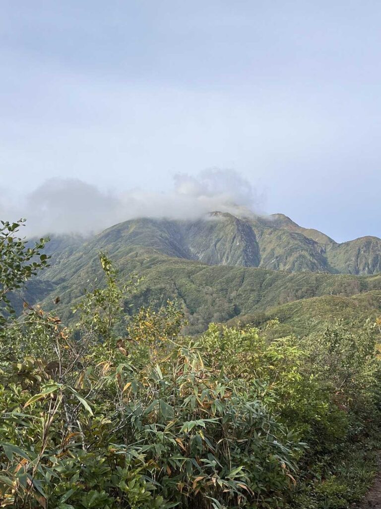 越後駒ヶ岳が見えてきた