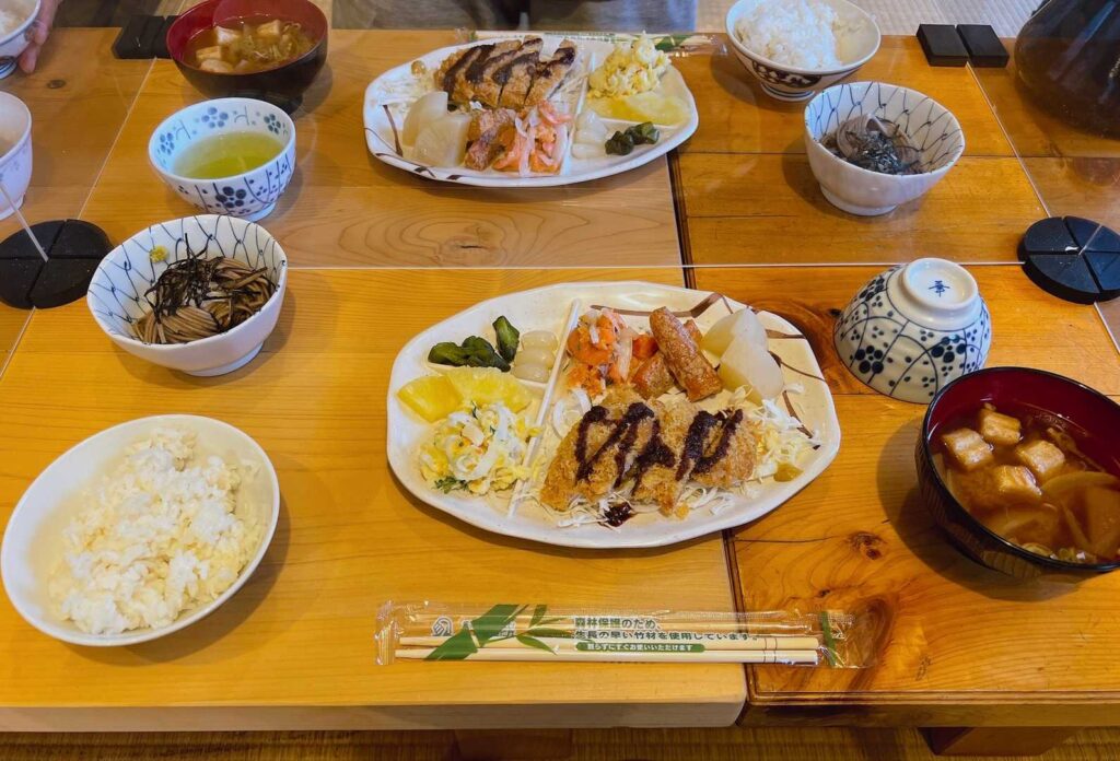 黒部五郎小屋の夕食